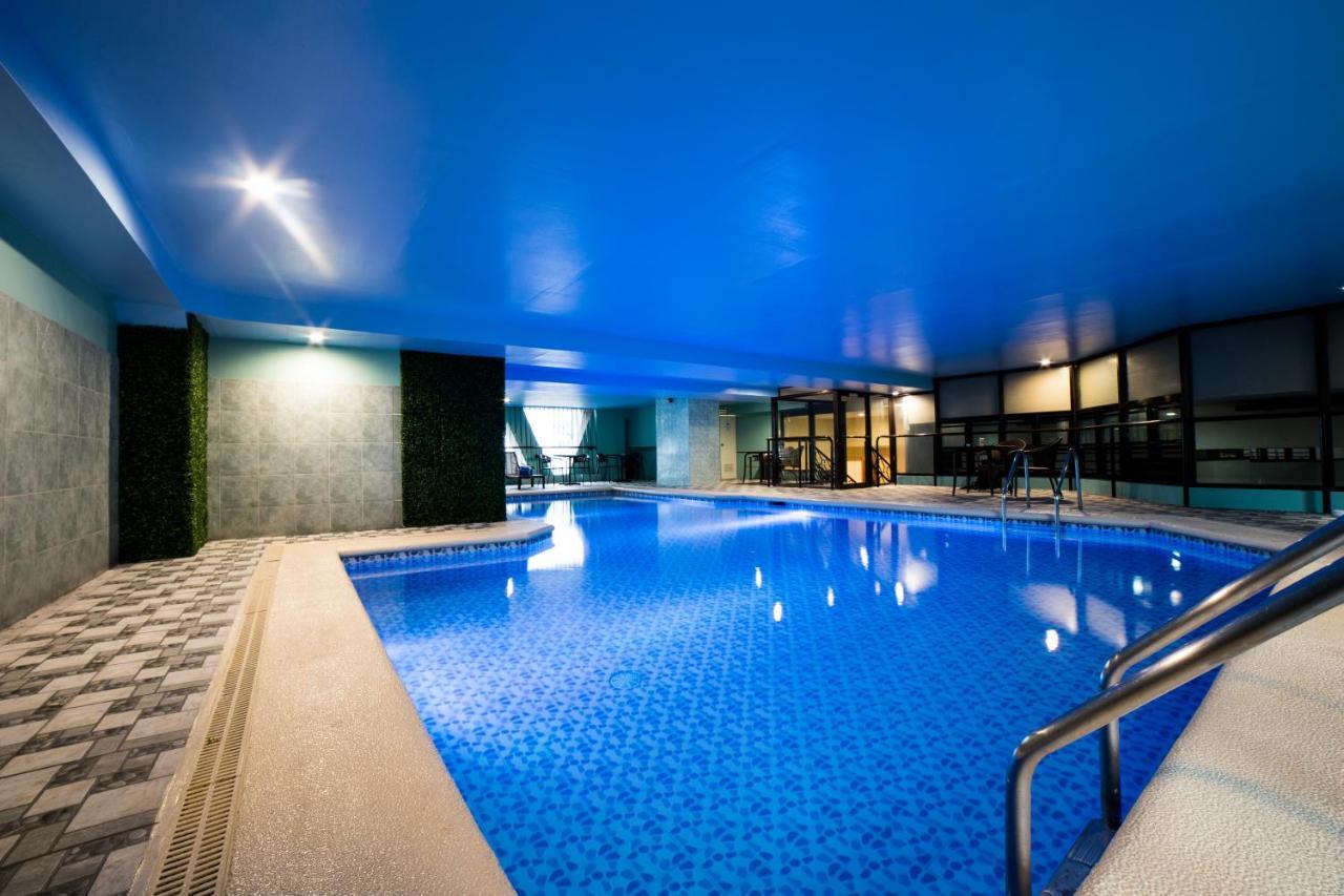 Berjaya Makati Hotel Makati City Ngoại thất bức ảnh