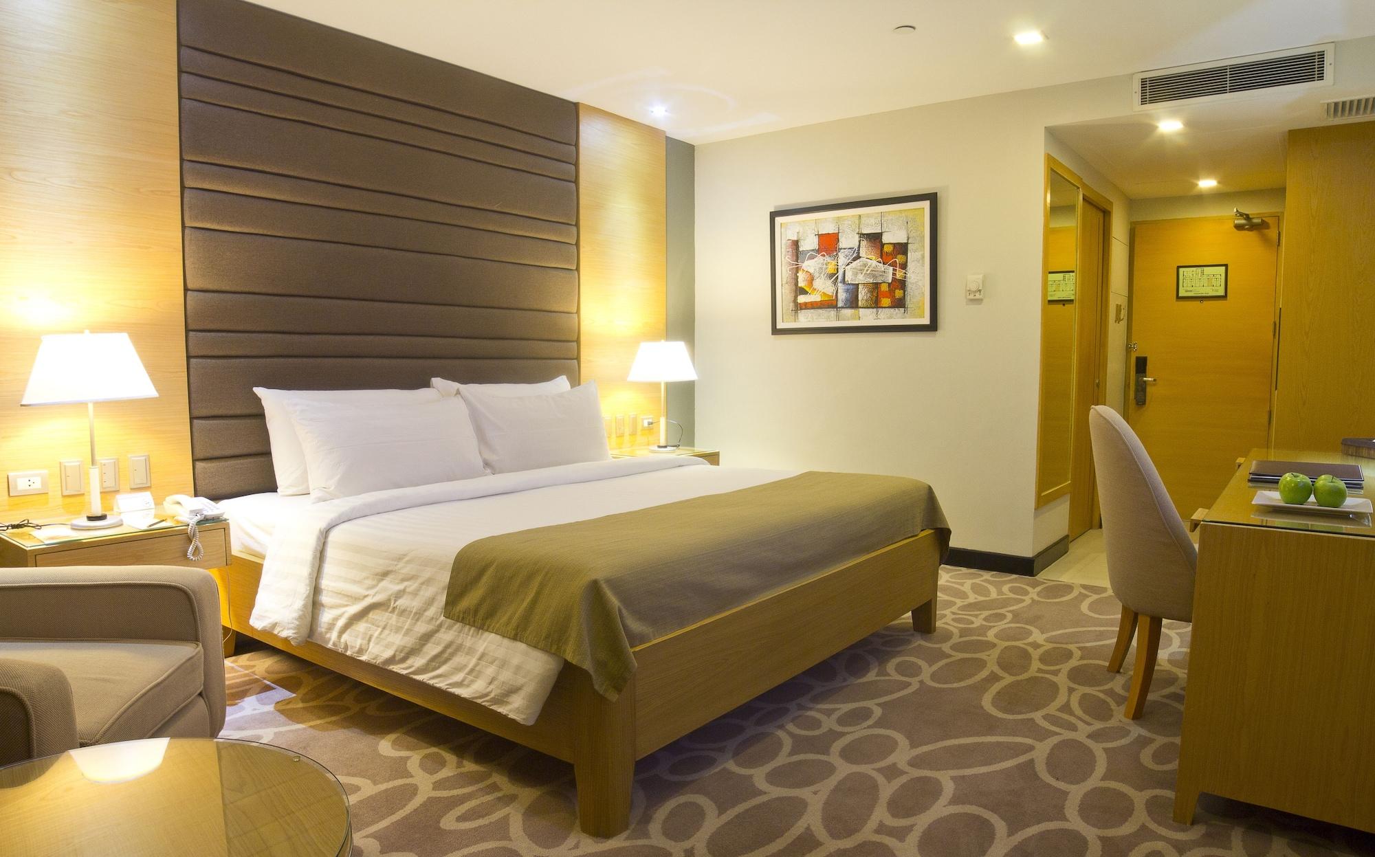 Berjaya Makati Hotel Makati City Ngoại thất bức ảnh