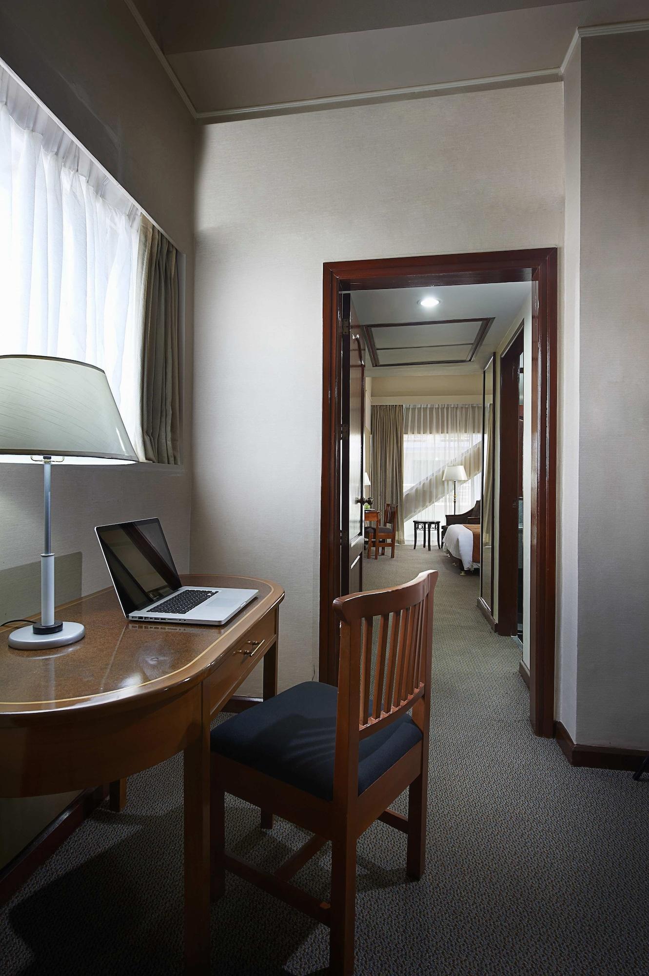 Berjaya Makati Hotel Makati City Ngoại thất bức ảnh