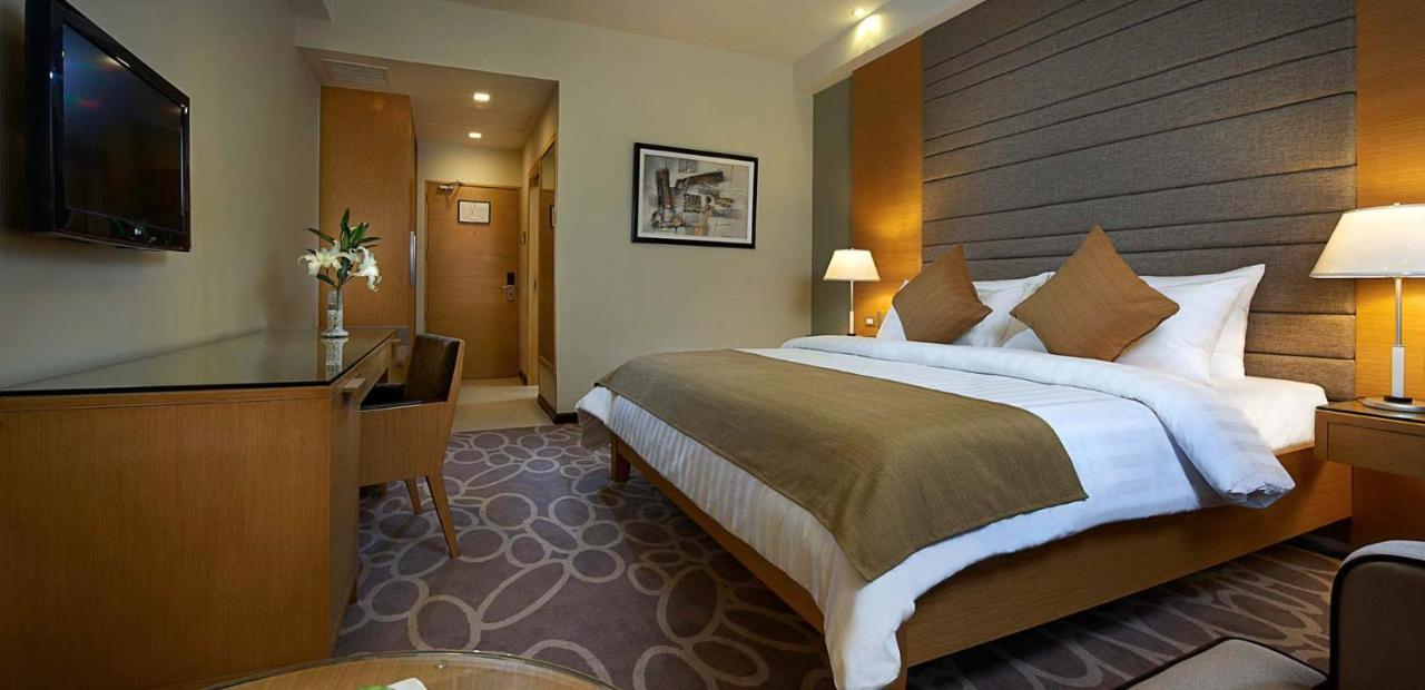 Berjaya Makati Hotel Makati City Ngoại thất bức ảnh