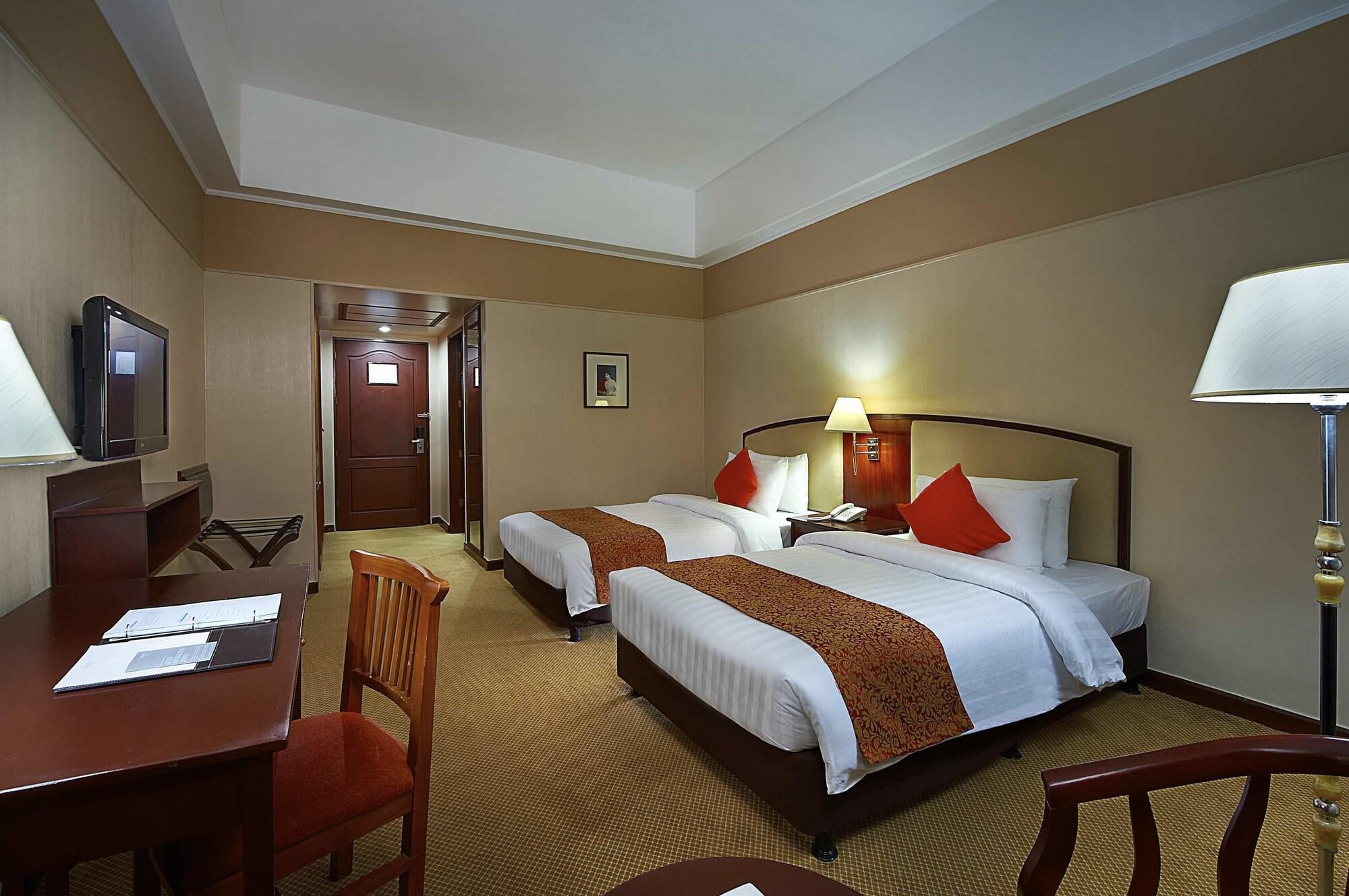 Berjaya Makati Hotel Makati City Ngoại thất bức ảnh